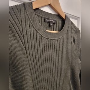 Banana Republic olive green ribbed long sleeved shirt